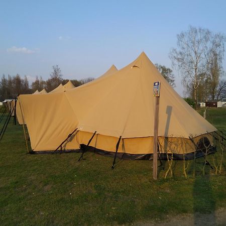 Tent-Ok Opende ภายนอก รูปภาพ